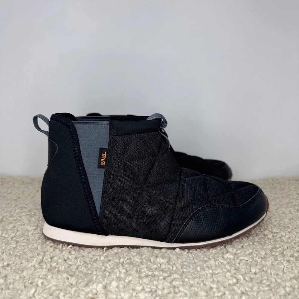 Teva ReEmber Mid Black Quilted Puffer Slip On Boots EU 40 Men 7 Gorgeous Camping